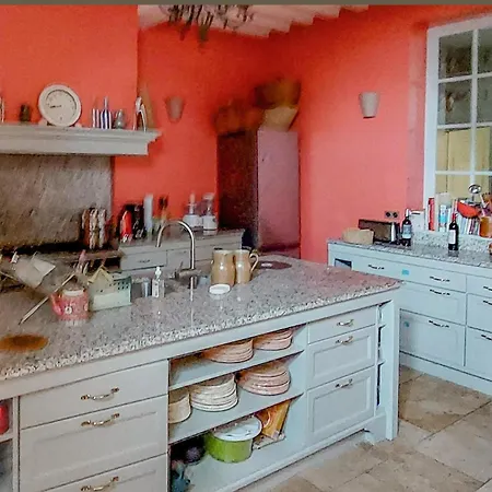 Дом отдыха Lovely In Sur